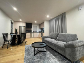 Luxury 2 Bed Near ARA, Stadium and CBD With Parking